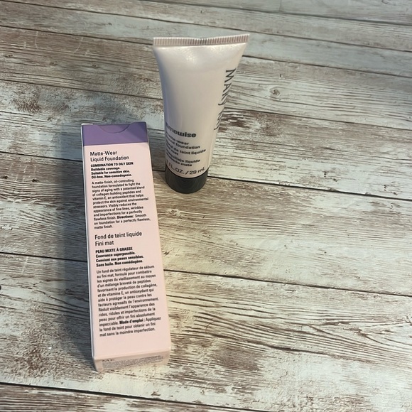 NEW MK Beige 8 MATTE WEAR Timewise Liquid Foundation Beige 8 New in box - Picture 4 of 7